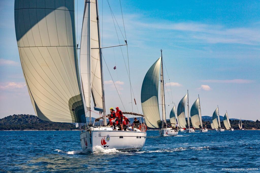 Регата на круизных яхтах с жилыми каютами