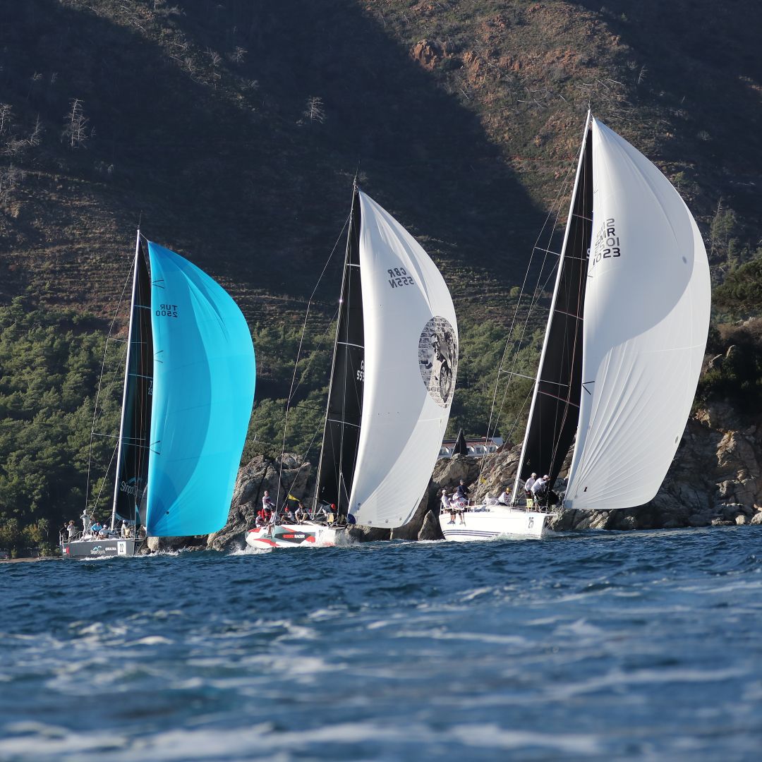 Счастливые участники после финиша регаты Loryma CUP